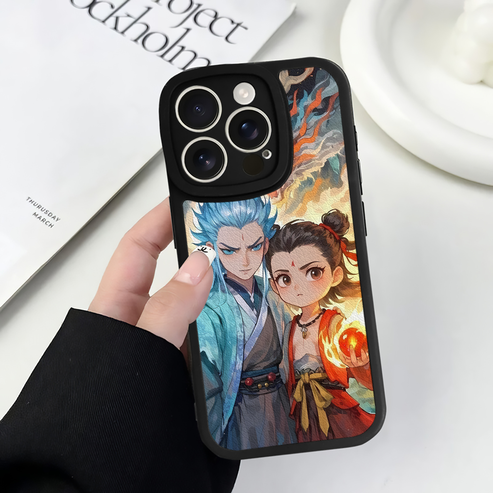 （画像用） Ne Zha 2 ナタ 魔童の大暴れ 【iPhone 16シリーズ対応】シリコンスマホケース（レザー調） 材質：シリコン